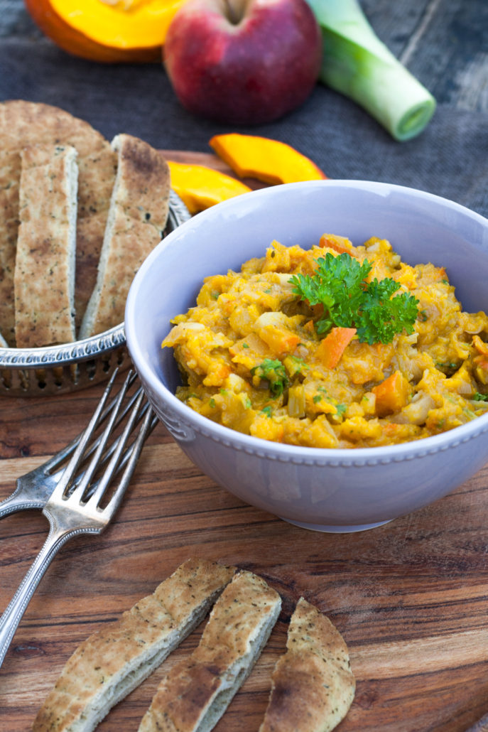 Indian pumpkin dip with Naan bread garlic and cilantro – Mestemacher